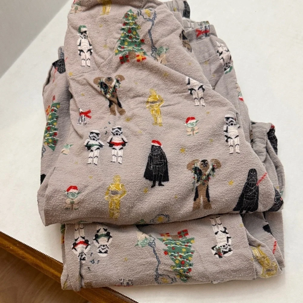 Pottery Barn Kids Pajama Set - Gray with Festive Print